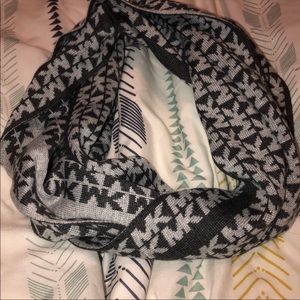 Infinity scarf